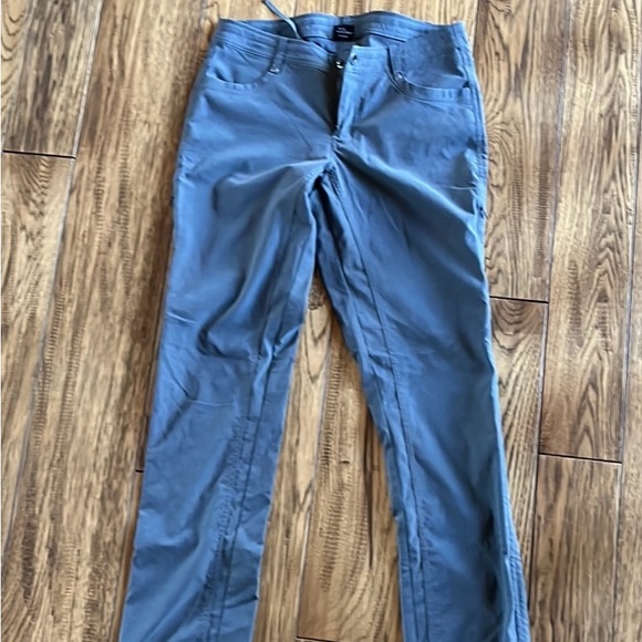 Kuhl woman’s hiking pants size 8 - Picture 2 of 9